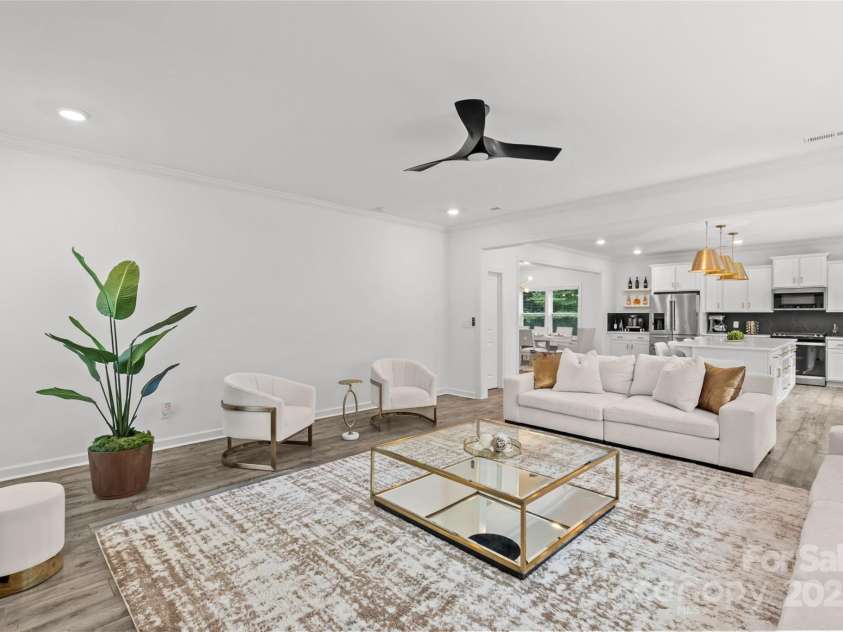 5902 Beatties Ford Road, Charlotte, NC 28216.  MLS# CAR4287587, YatesRealty ID 33691. 