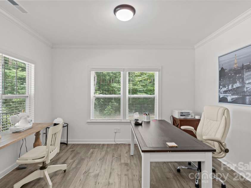 5902 Beatties Ford Road, Charlotte, NC 28216.  MLS# CAR4287587, YatesRealty ID 33691. 