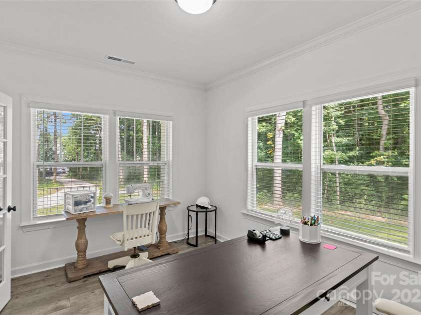 5902 Beatties Ford Road, Charlotte, NC 28216.  MLS# CAR4287587, YatesRealty ID 33691. 