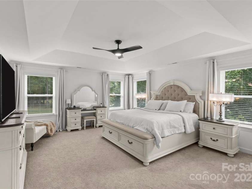 5902 Beatties Ford Road, Charlotte, NC 28216.  MLS# CAR4287587, YatesRealty ID 33691. 