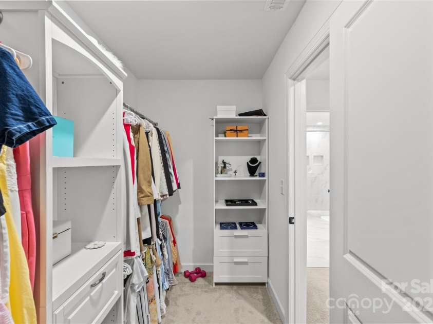 5902 Beatties Ford Road, Charlotte, NC 28216.  MLS# CAR4287587, YatesRealty ID 33691. 