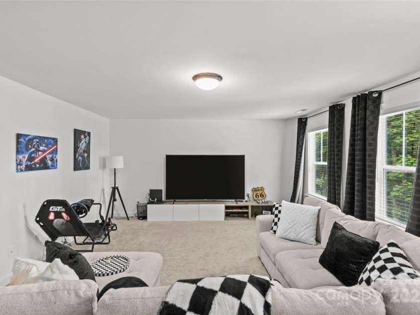 5902 Beatties Ford Road, Charlotte, NC 28216.  MLS# CAR4287587, YatesRealty ID 33691. 