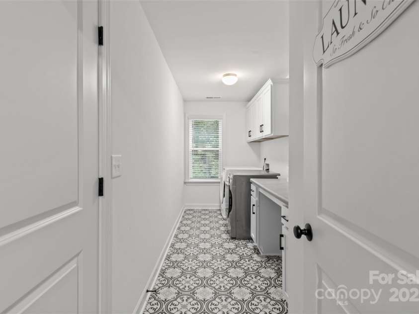 5902 Beatties Ford Road, Charlotte, NC 28216.  MLS# CAR4287587, YatesRealty ID 33691. 