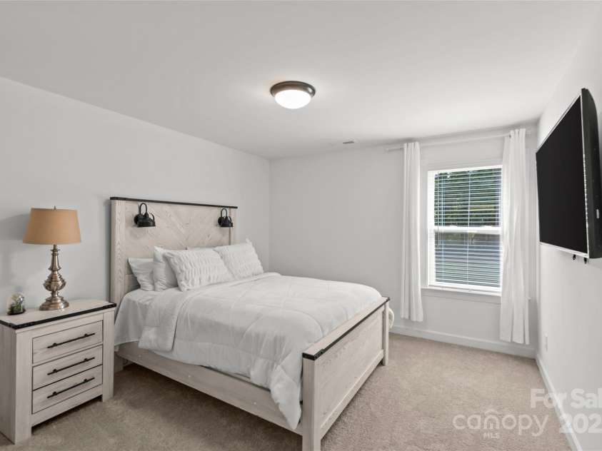 5902 Beatties Ford Road, Charlotte, NC 28216.  MLS# CAR4287587, YatesRealty ID 33691. 