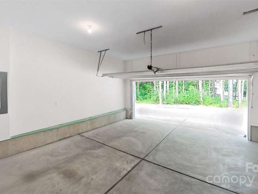 5902 Beatties Ford Road, Charlotte, NC 28216.  MLS# CAR4287587, YatesRealty ID 33691. 