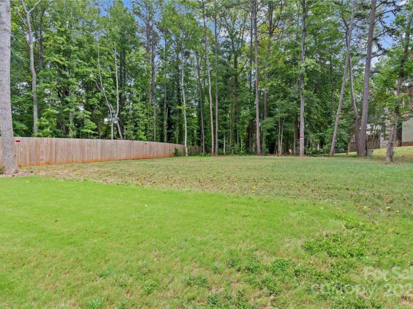 5902 Beatties Ford Road, Charlotte, NC 28216.  MLS# CAR4287587, YatesRealty ID 33691. 