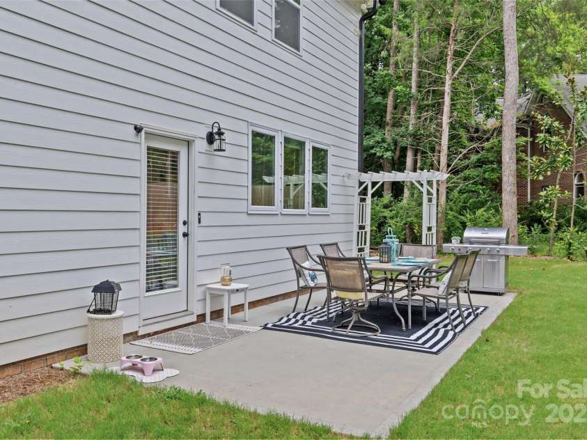 5902 Beatties Ford Road, Charlotte, NC 28216.  MLS# CAR4287587, YatesRealty ID 33691. 