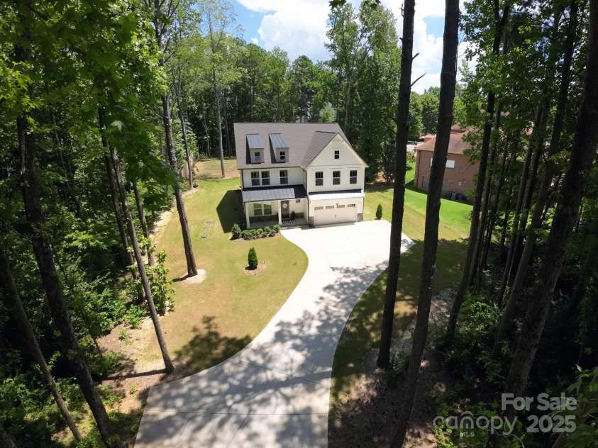 5902 Beatties Ford Road, Charlotte, NC 28216.  MLS# CAR4287587, YatesRealty ID 33691. 