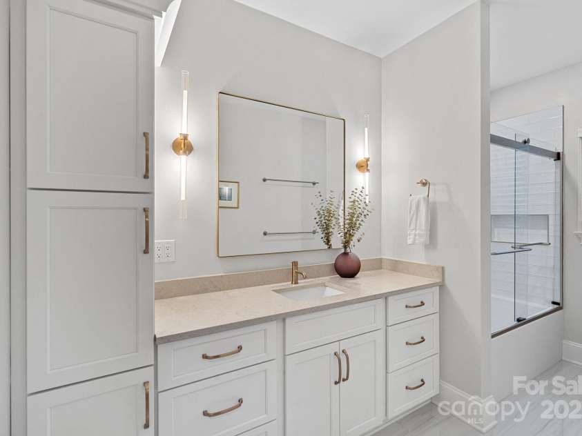 178 Shelburne Place, Mooresville, NC 28117.  MLS# CAR4289893, YatesRealty ID 33692. 
