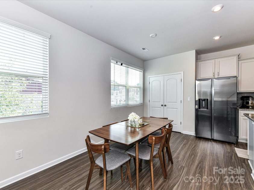 2313 Lazette Drive, Charlotte, NC 28216.  MLS# CAR4291354, YatesRealty ID 33693. Dining Area with great natural light!