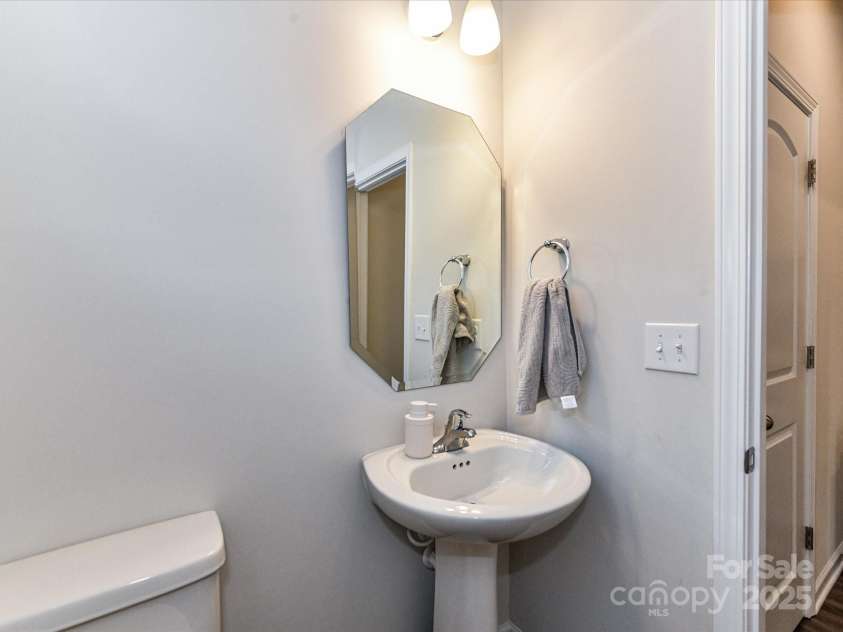2313 Lazette Drive, Charlotte, NC 28216.  MLS# CAR4291354, YatesRealty ID 33693. Half Bath!