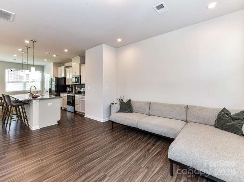 2313 Lazette Drive, Charlotte, NC 28216.  MLS# CAR4291354, YatesRealty ID 33693. Open Plan!