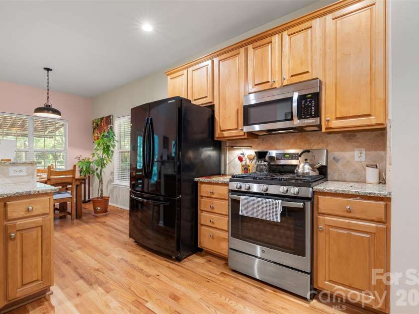 1116 Blueberry Lane, Charlotte, NC 28226.  MLS# CAR4392991, YatesRealty ID 33694. 