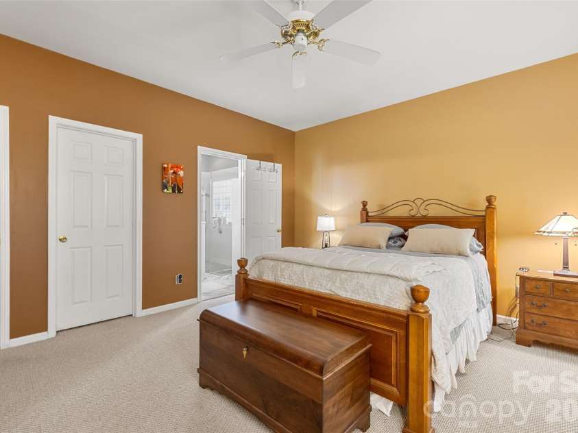 1116 Blueberry Lane, Charlotte, NC 28226.  MLS# CAR4392991, YatesRealty ID 33694. 