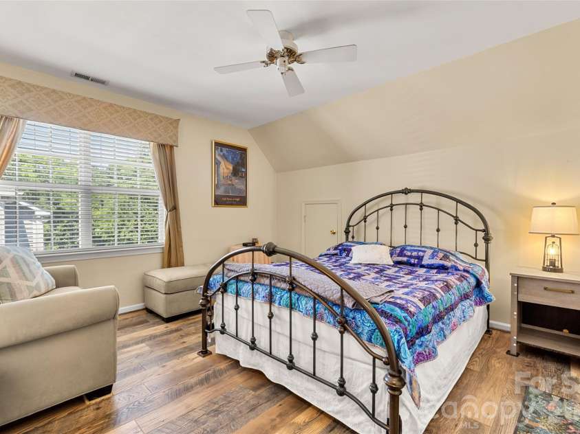 1116 Blueberry Lane, Charlotte, NC 28226.  MLS# CAR4392991, YatesRealty ID 33694. 