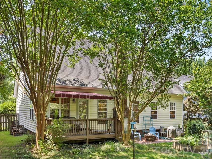 1116 Blueberry Lane, Charlotte, NC 28226.  MLS# CAR4392991, YatesRealty ID 33694. 