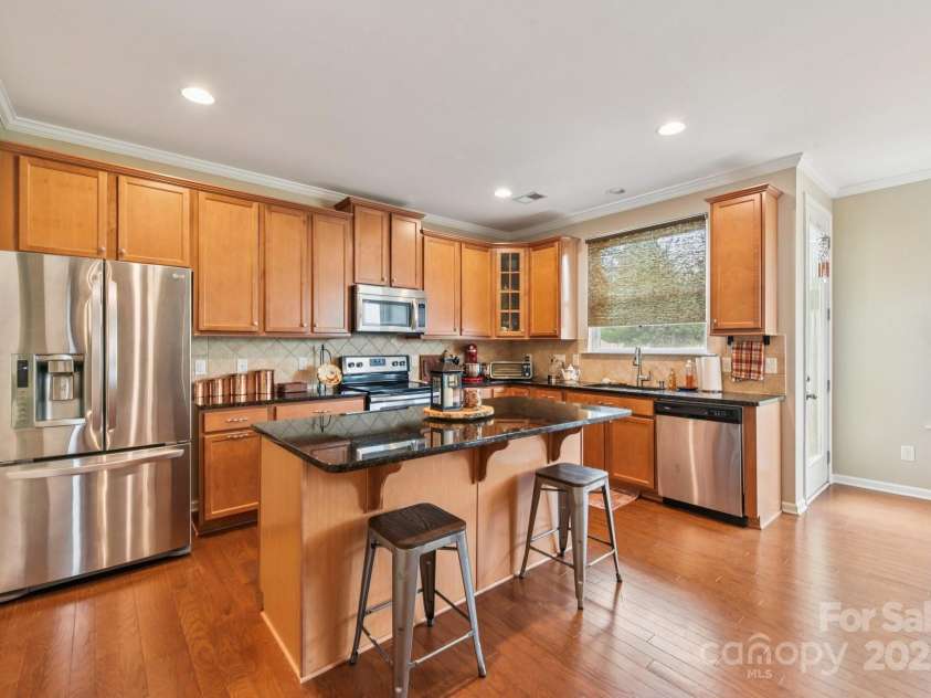 4216 Hubbard Road, Charlotte, NC 28269.  MLS# CAR4292386, YatesRealty ID 33695. Kitchen