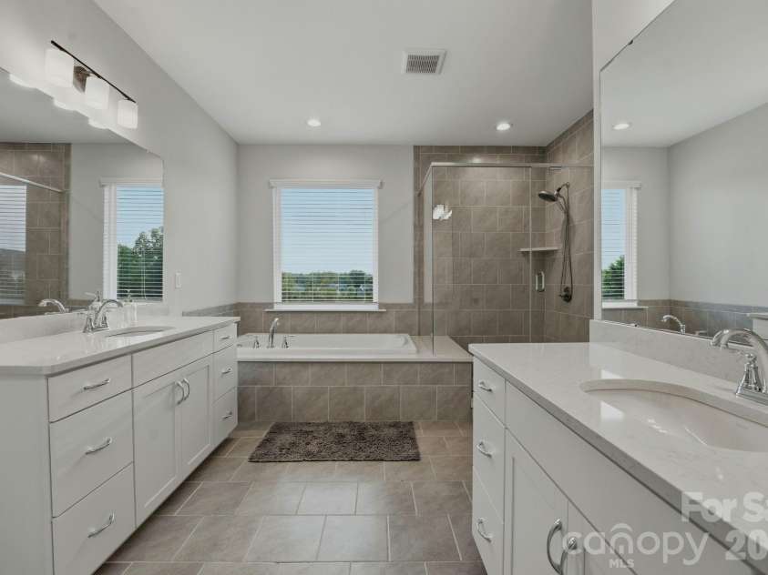 2081 Masons Bend Drive, Fort Mill, SC 29708.  MLS# CAR4391776, YatesRealty ID 33696. 