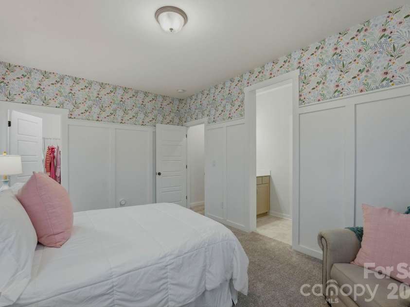 2081 Masons Bend Drive, Fort Mill, SC 29708.  MLS# CAR4391776, YatesRealty ID 33696. 