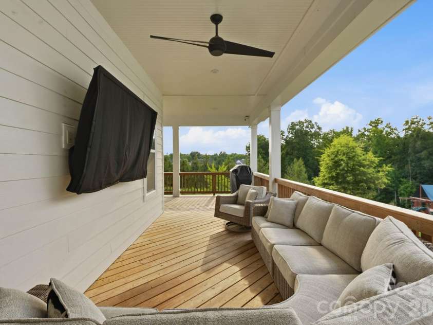 2081 Masons Bend Drive, Fort Mill, SC 29708.  MLS# CAR4391776, YatesRealty ID 33696. 