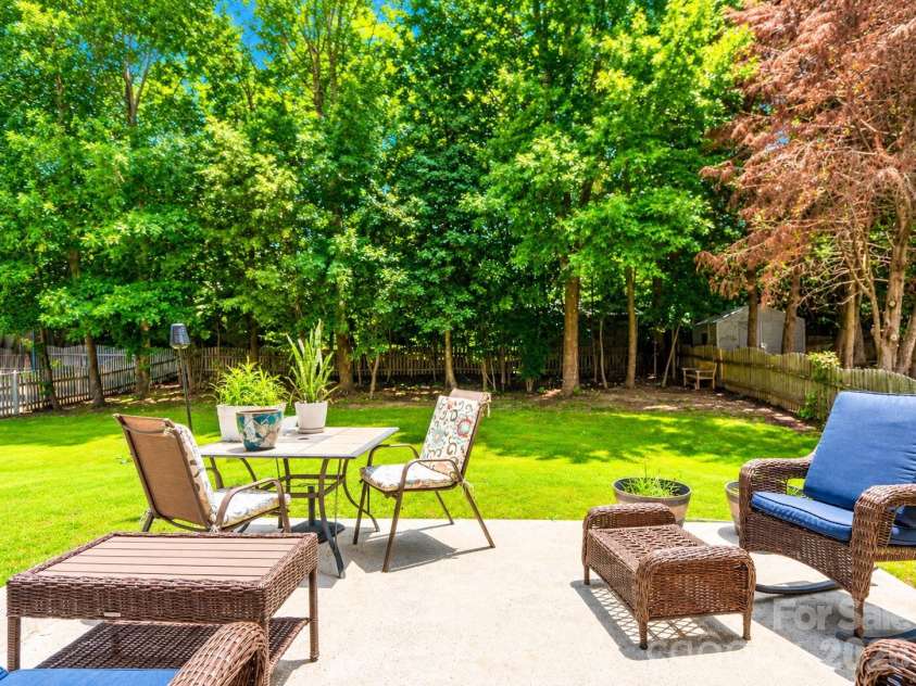 3543 Manor House Drive, Charlotte, NC 28270.  MLS# CAR4395770, YatesRealty ID 33698. 