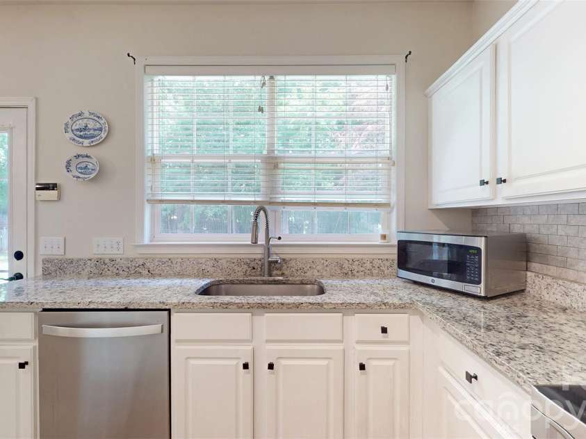 3543 Manor House Drive, Charlotte, NC 28270.  MLS# CAR4395770, YatesRealty ID 33698. 