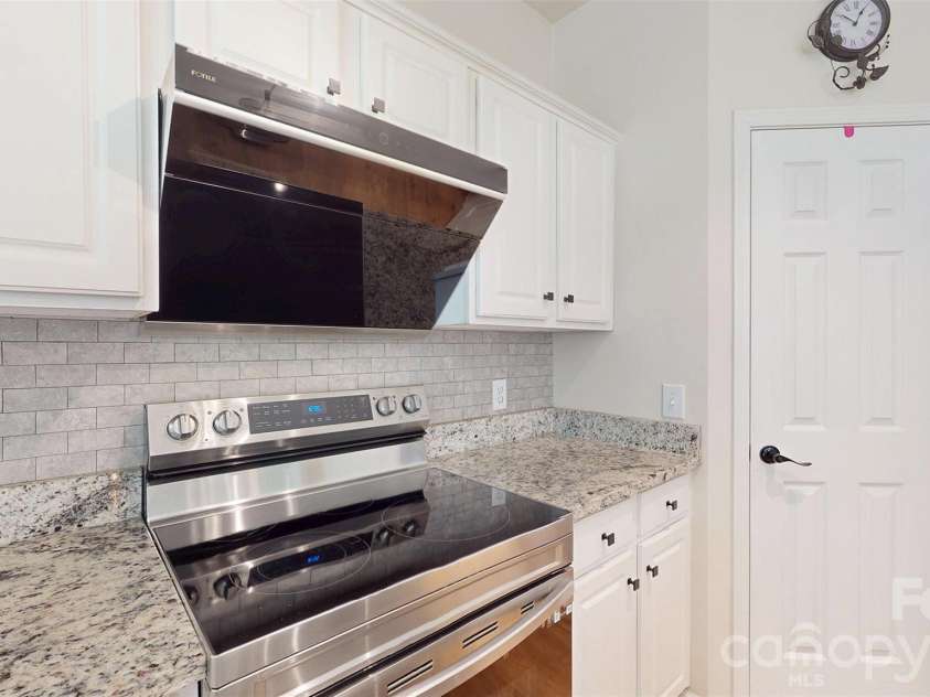 3543 Manor House Drive, Charlotte, NC 28270.  MLS# CAR4395770, YatesRealty ID 33698. 