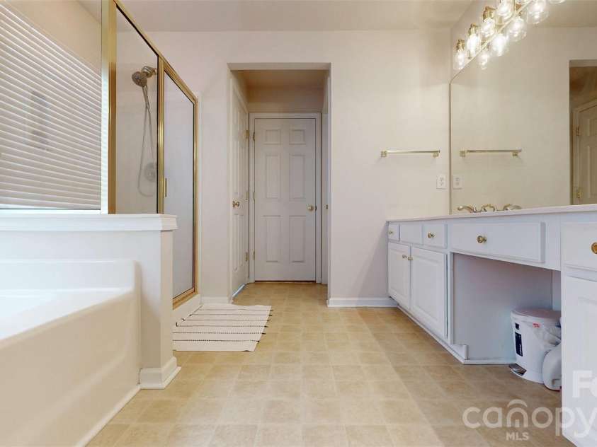 3543 Manor House Drive, Charlotte, NC 28270.  MLS# CAR4395770, YatesRealty ID 33698. 