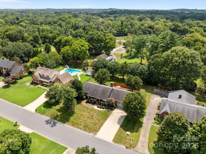 8613 Middleton Circle, Harrisburg, NC 28075.  MLS# CAR4290383, YatesRealty ID 33698. 