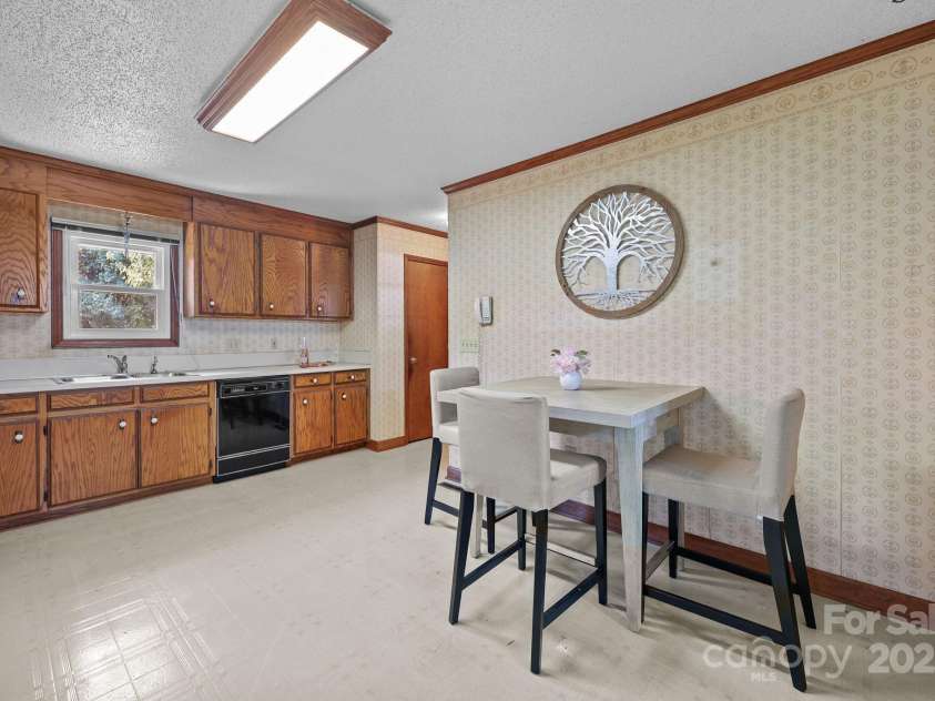 8613 Middleton Circle, Harrisburg, NC 28075.  MLS# CAR4290383, YatesRealty ID 33698. 