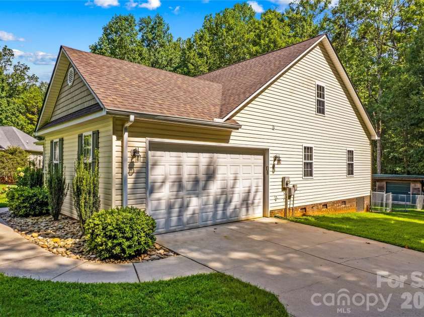 215 Meadow Lake Drive, Salisbury, NC 28146.  MLS# CAR4291335, YatesRealty ID 33699. 2 car garage