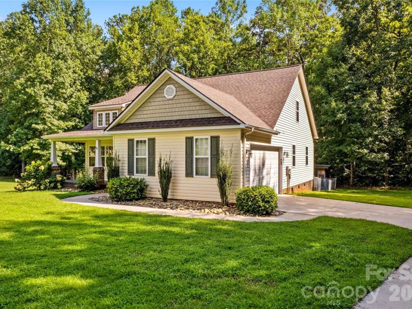 215 Meadow Lake Drive, Salisbury, NC 28146.  MLS# CAR4291335, YatesRealty ID 33699. Lots of parking and side load garage