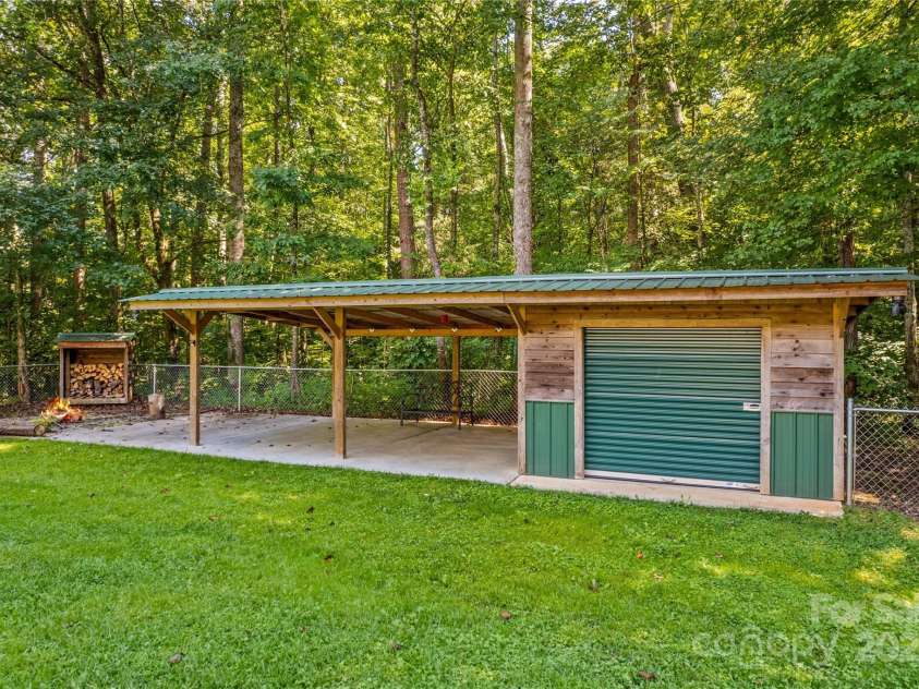 215 Meadow Lake Drive, Salisbury, NC 28146.  MLS# CAR4291335, YatesRealty ID 33699. Nice big area could be enclosed