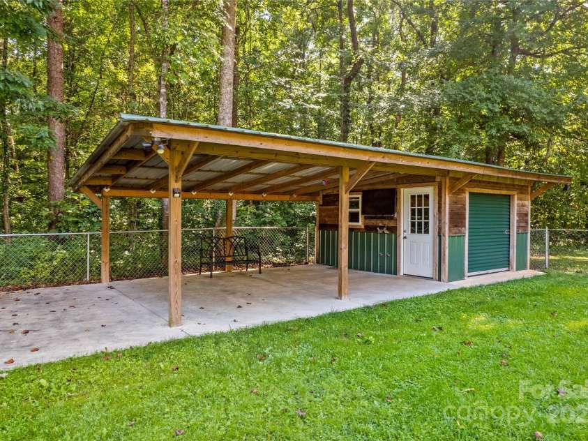 215 Meadow Lake Drive, Salisbury, NC 28146.  MLS# CAR4291335, YatesRealty ID 33699. Nice place to work or relax or entertain