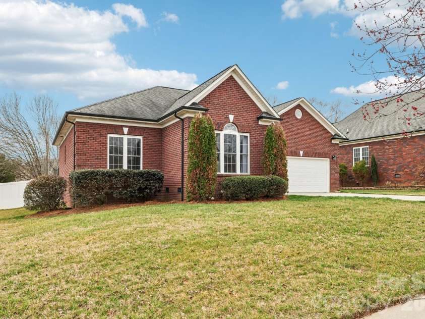 305 Wendover Drive, Locust, NC 28097.  MLS# CAR4397480, YatesRealty ID 33699. 