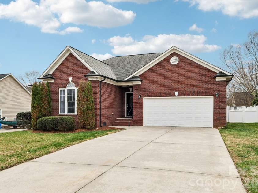 305 Wendover Drive, Locust, NC 28097.  MLS# CAR4397480, YatesRealty ID 33699. 