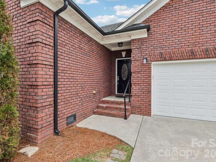 305 Wendover Drive, Locust, NC 28097.  MLS# CAR4397480, YatesRealty ID 33699. 