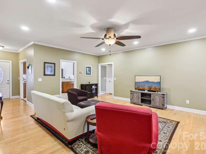 305 Wendover Drive, Locust, NC 28097.  MLS# CAR4397480, YatesRealty ID 33699. 