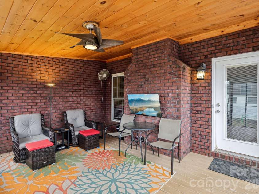 305 Wendover Drive, Locust, NC 28097.  MLS# CAR4397480, YatesRealty ID 33699. 