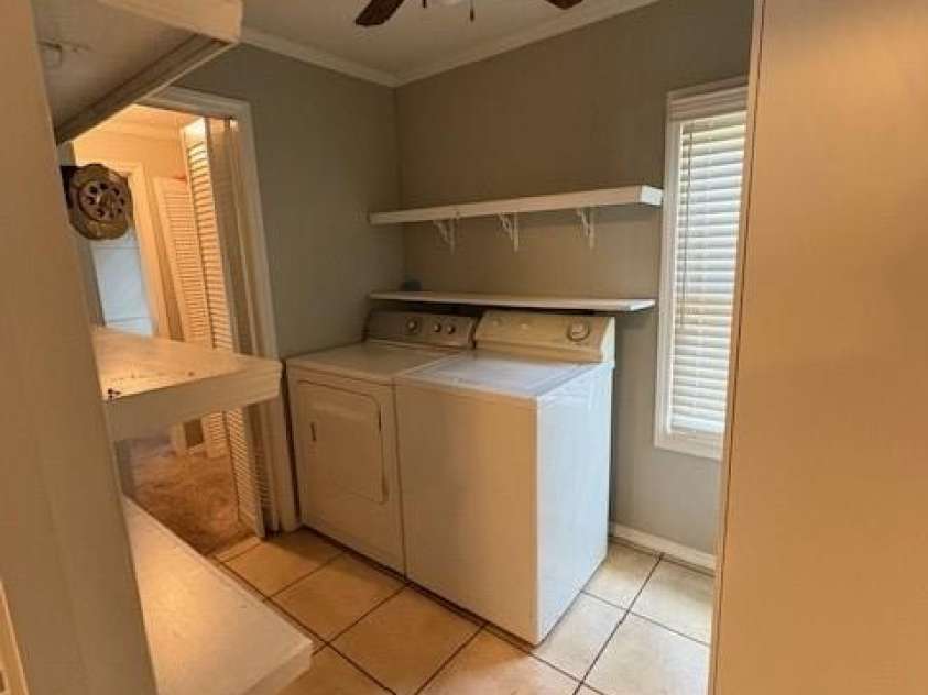 110 Davis Street, Dallas, NC 28034.  MLS# CAR4285935, YatesRealty ID 3370. 