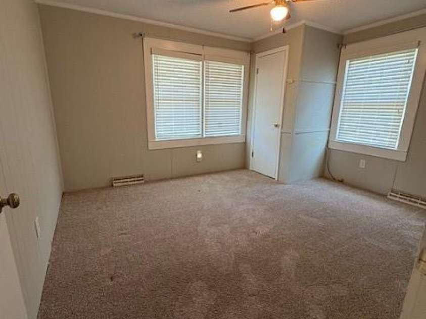 110 Davis Street, Dallas, NC 28034.  MLS# CAR4285935, YatesRealty ID 3370. 