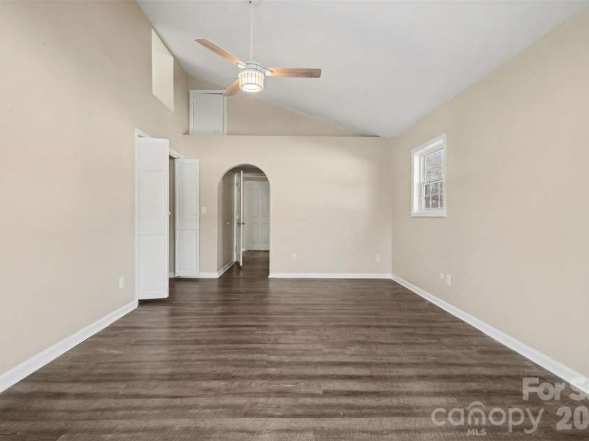402 Shinnville Road, Mooresville, NC 28115.  MLS# CAR4354758, YatesRealty ID 3370. 