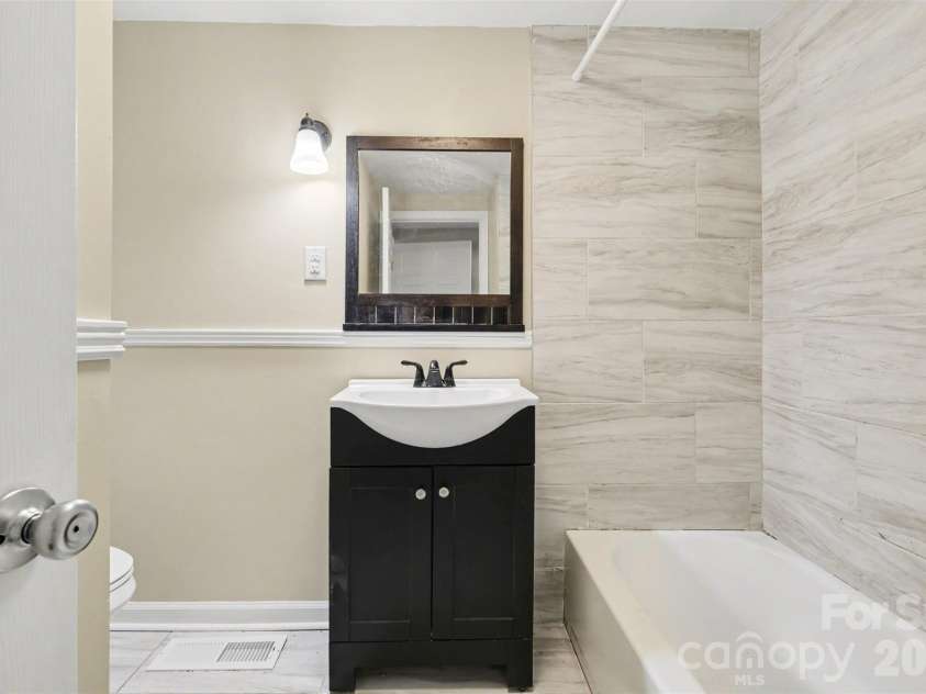 402 Shinnville Road, Mooresville, NC 28115.  MLS# CAR4354758, YatesRealty ID 3370. 