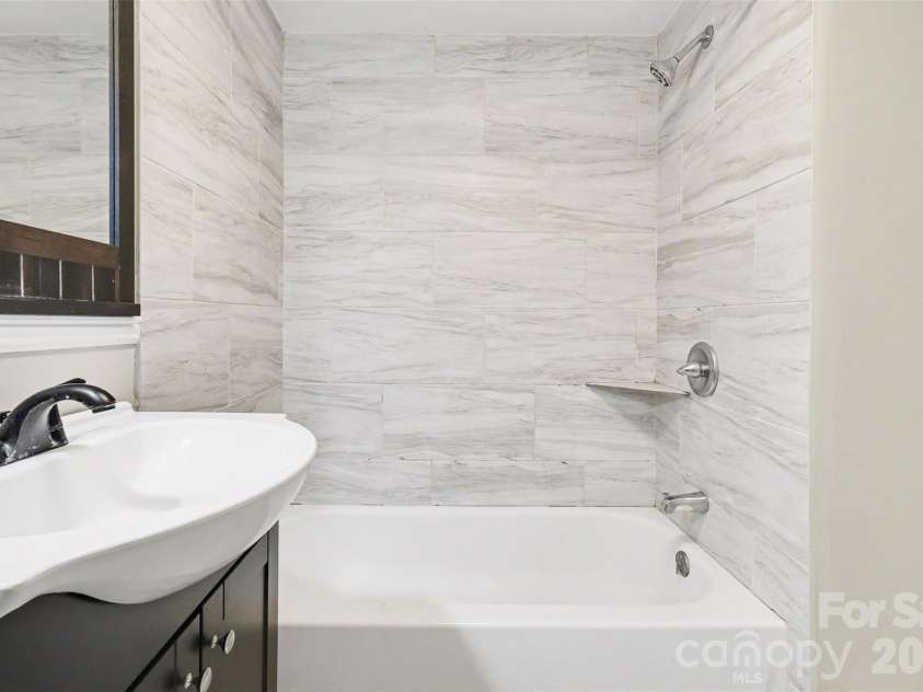 402 Shinnville Road, Mooresville, NC 28115.  MLS# CAR4354758, YatesRealty ID 3370. 