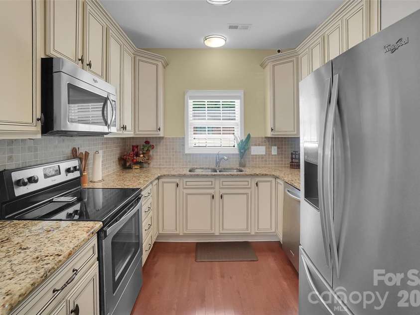 309 Mill Road, Charlotte, NC 28216.  MLS# CAR4391163, YatesRealty ID 33700. 