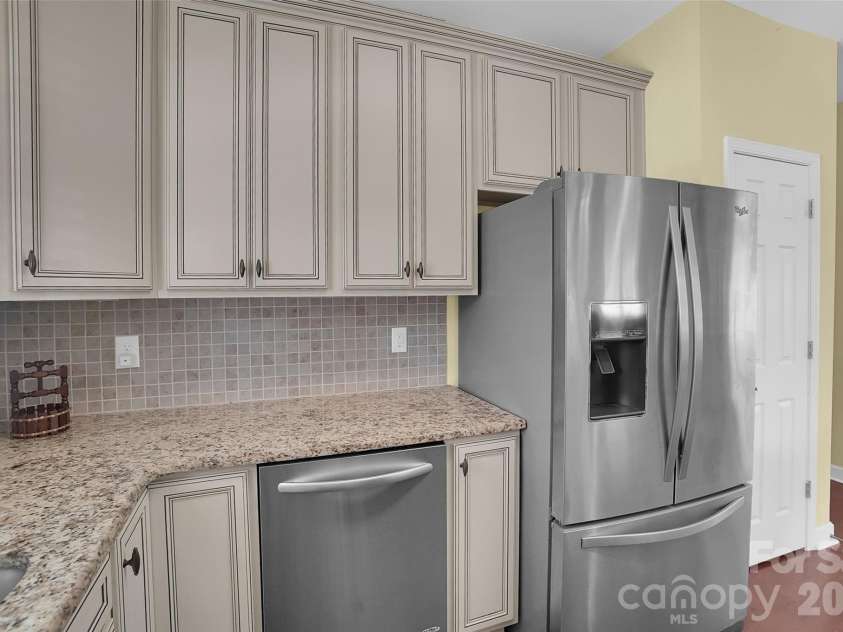 309 Mill Road, Charlotte, NC 28216.  MLS# CAR4391163, YatesRealty ID 33700. 