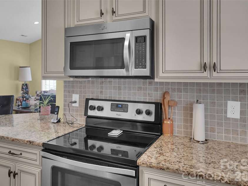 309 Mill Road, Charlotte, NC 28216.  MLS# CAR4391163, YatesRealty ID 33700. 