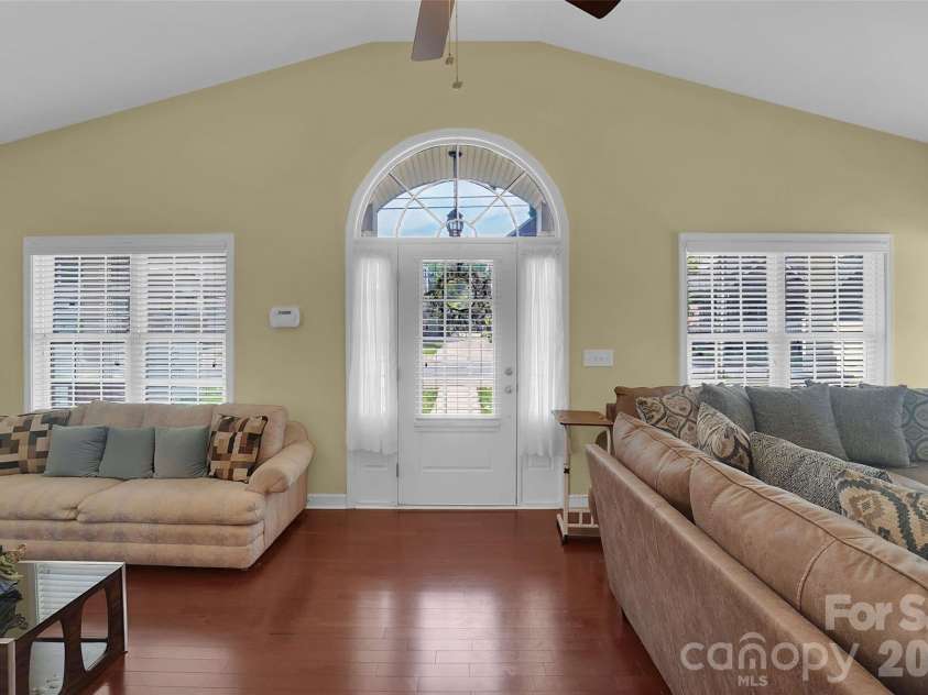309 Mill Road, Charlotte, NC 28216.  MLS# CAR4391163, YatesRealty ID 33700. 