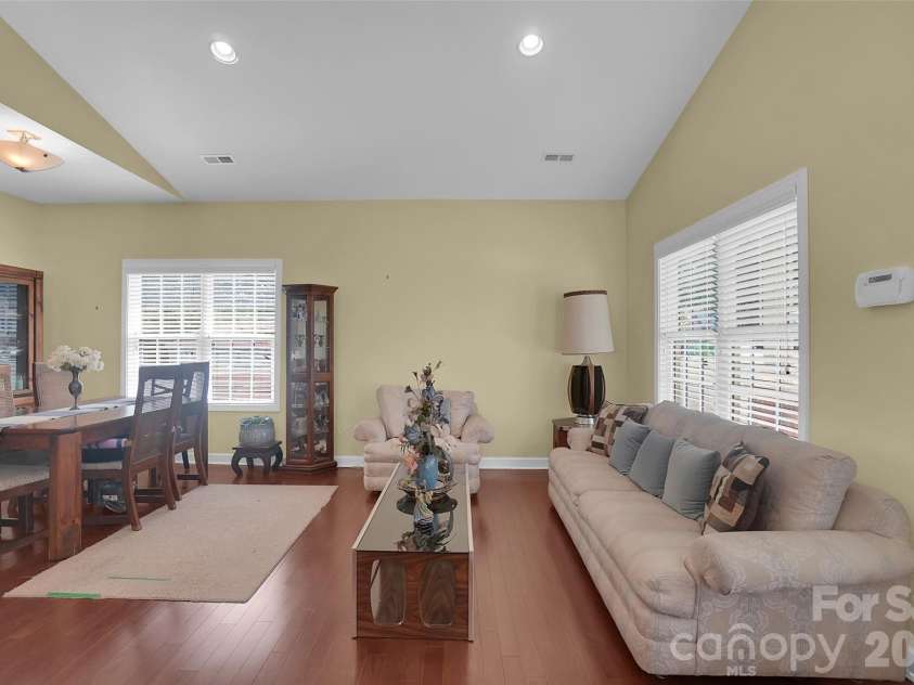 309 Mill Road, Charlotte, NC 28216.  MLS# CAR4391163, YatesRealty ID 33700. 