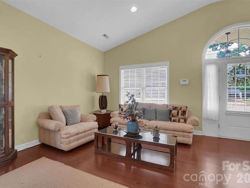 309 Mill Road, Charlotte, NC 28216.  MLS# CAR4391163, YatesRealty ID 33700. 